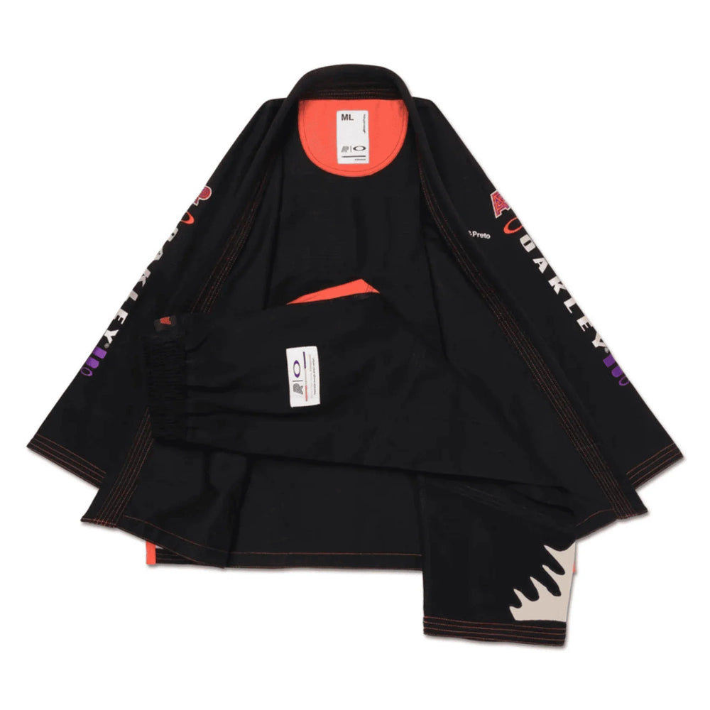 Albino & Preto x Oakley BJJ Gi 6
